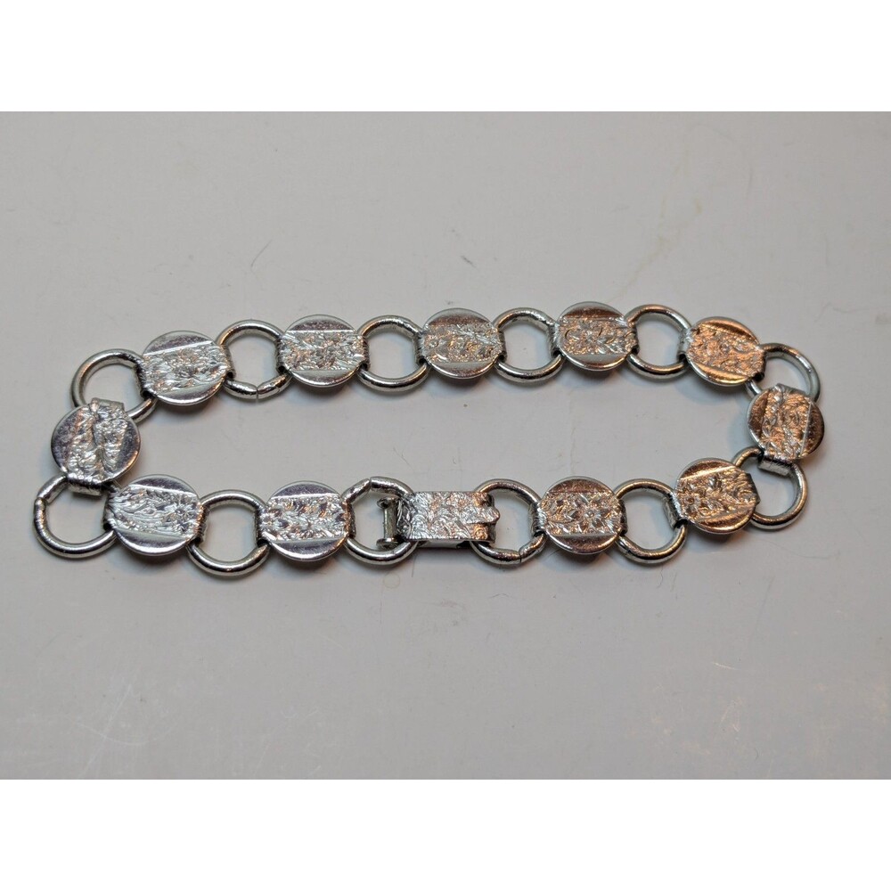 Vintage Sarah Coventry Silvertone Young & Gay Round Link Bracelet
